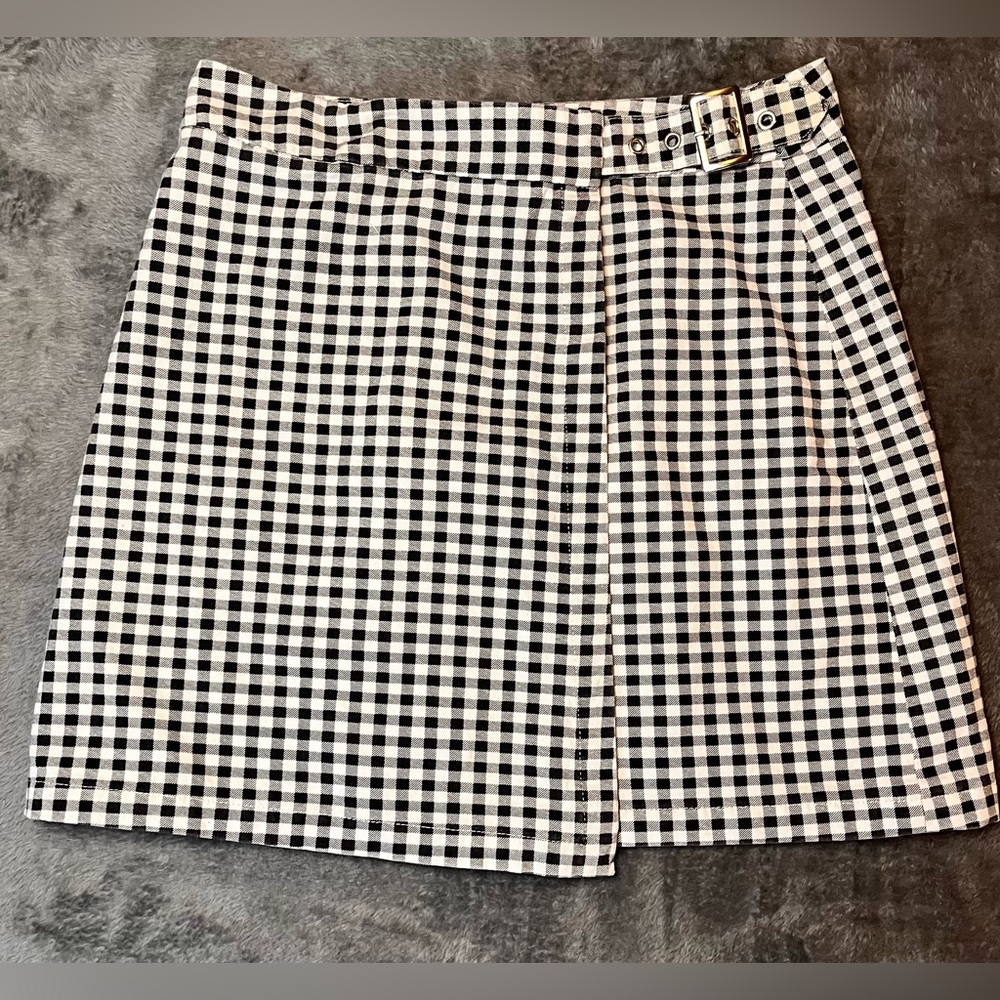 Forever 21 Black and White Gingham Belted Mini Skirt Size Small - Picture 1 of 9